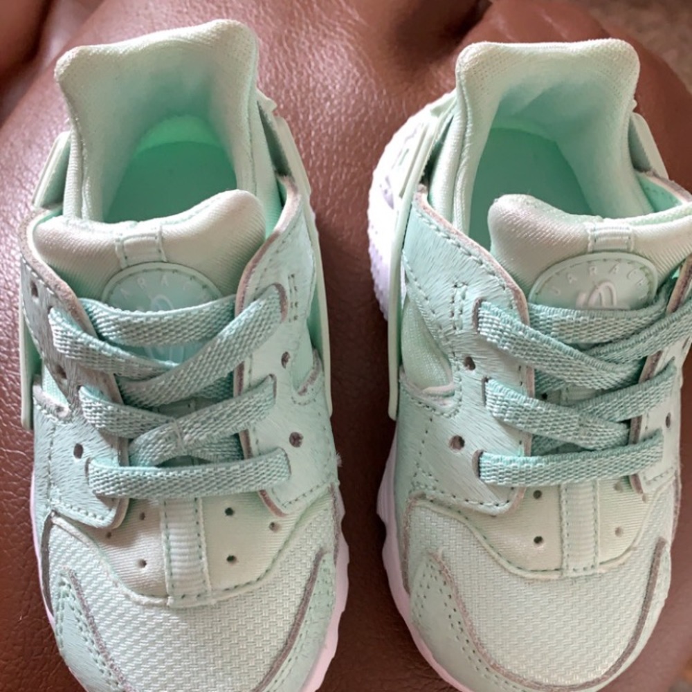 Baby size 5 Nike shoes